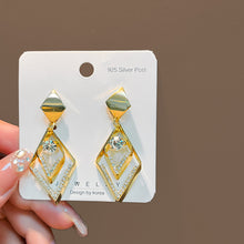 922e9db64166bcce4deb86eeaaa379f2